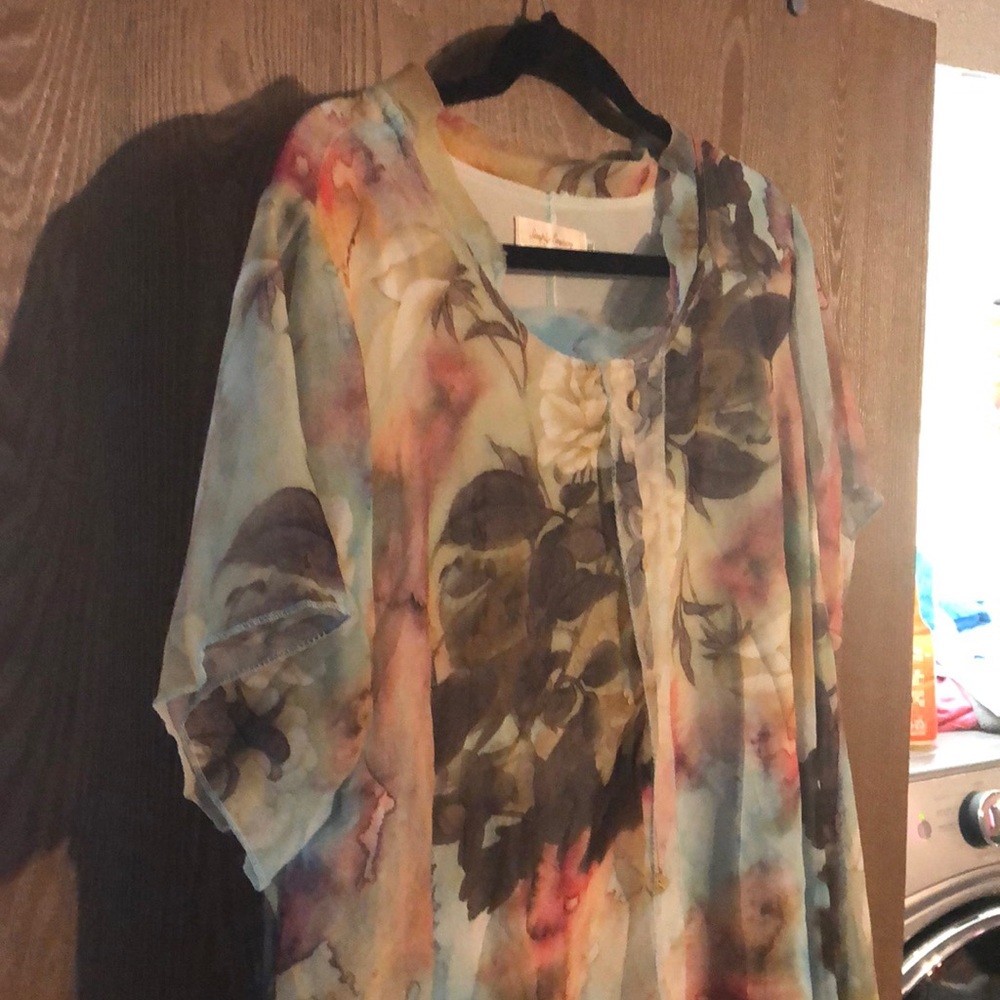 Multicolored shark hem tunic